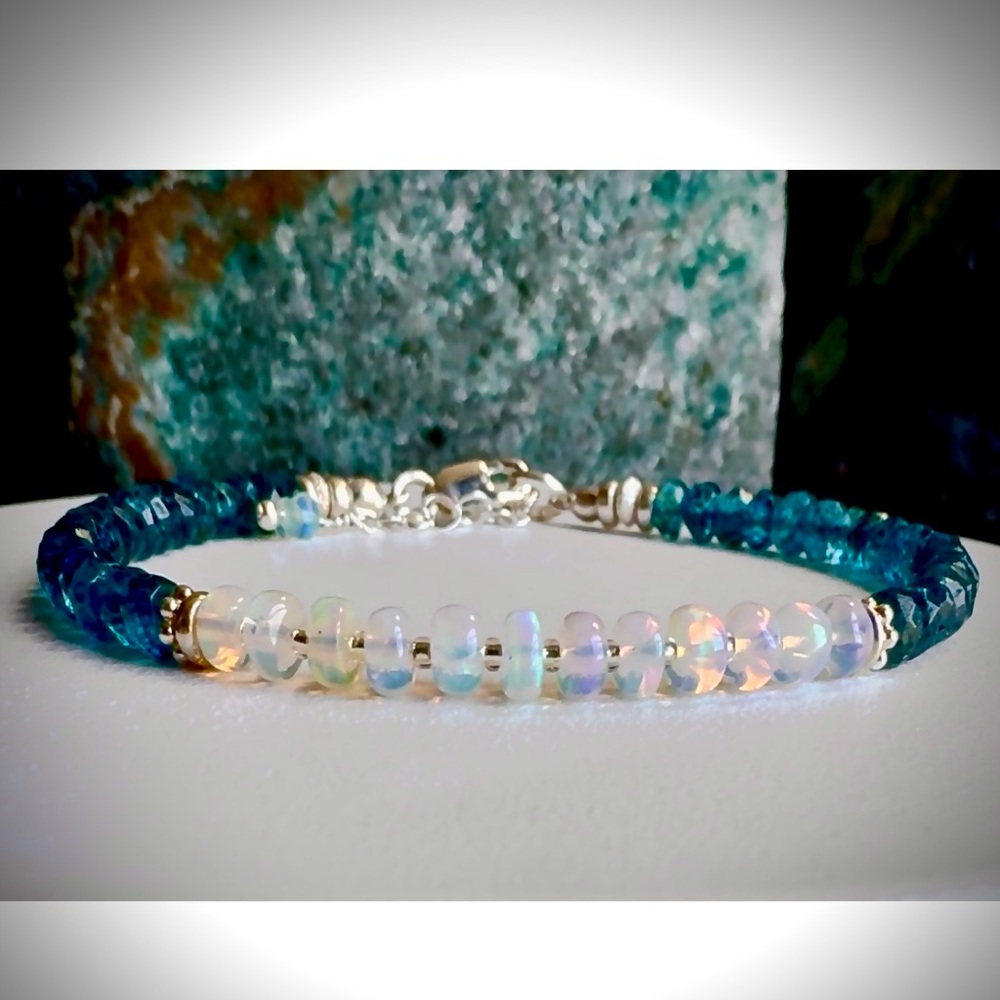 (Out of stock) Mystic London Topaz & Ethiopian Welo Opal Bracelet